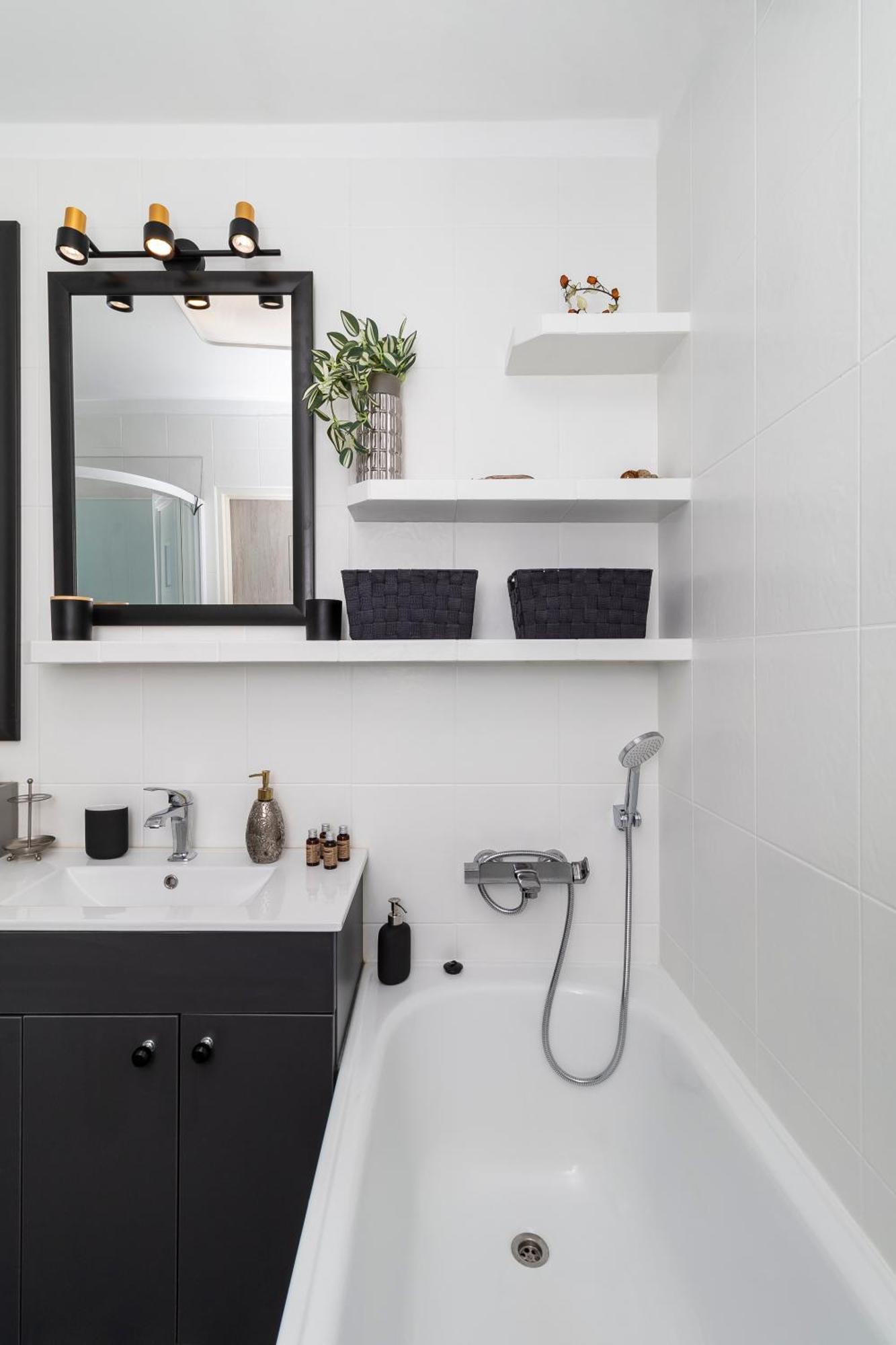 Wonderful 2- Bedroom Apartment With Soul Wwa70 Varşovia Exterior foto