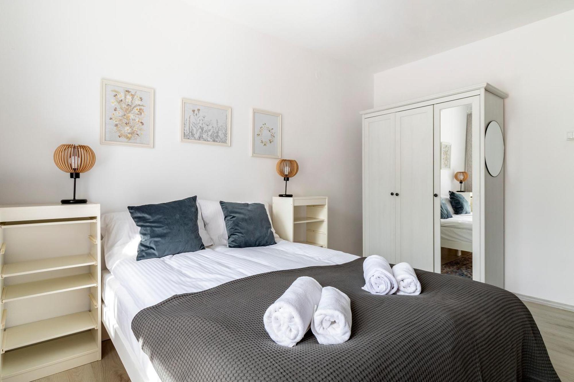 Wonderful 2- Bedroom Apartment With Soul Wwa70 Varşovia Exterior foto